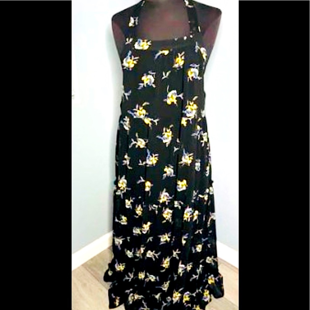 Sold EUC Anthropologie who what wear med halter maxi